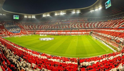 ng体育官网：巴萨青训现役历史最贵十一人阵容，梅西与亚马尔领衔，奥纳纳入选